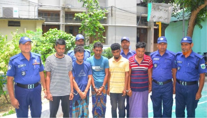 বগুড়ায় আশ্রয় নিতে এসে দলবদ্ধ ধর্ষণের শিকার  ২জন নারী, গ্রেফতার ৫