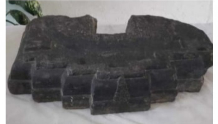 মসজিদের নির্মাণাধীন কাজকরার সময় মিলল ৪১ কেজি ওজনের কষ্টিপাথর