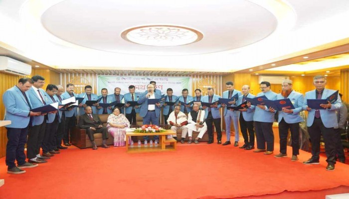 রাজশাহী চেম্বার অব কমার্স এন্ড ইন্ডাস্ট্রির নবনির্বাচিত পরিচালনা পর্ষদের শপথ গ্রহণ অনুষ্ঠান