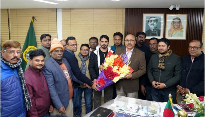 রাসিক মেয়রকে আরইউজের নবনির্বাচিত নেতৃবৃন্দের শুভেচ্ছা