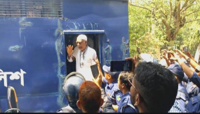 প্যারোলে মুক্তি পেয়ে মায়ের জানাজায় চাঁদ