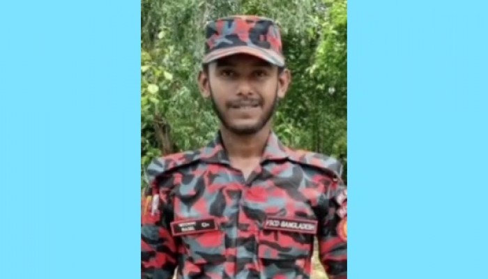 খাগড়াছড়িতে উদ্ধারকাজের সময় বিদ্যুৎস্পৃষ্টে ফায়ারফাইটার সদস্যের মৃত্যু