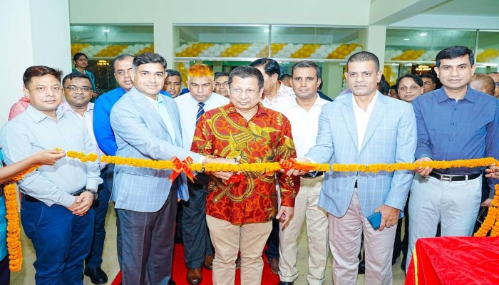 আরএমপি'র সদর দপ্তরে বঙ্গবন্ধুর কর্নার উদ্বোধন করলেন  'আইজিপি'