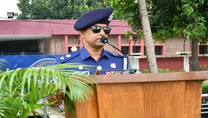 নওগাঁ জেলা পুলিশ সুপার এর নেতৃত্বে  মাস্টার প্যারেড অনুষ্ঠিত