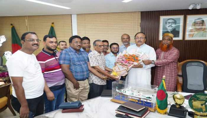 রাসিক মেয়রের সাথে রেডা‘র নব-নির্বাচিত পরিচালনা পর্ষদের সদস্যবৃৃন্দের সৌজন্য সাক্ষাৎ