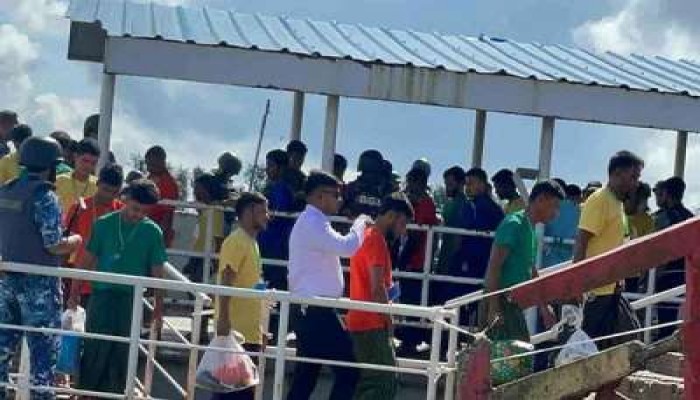 মিয়ানমার থেকে ফিরলেন ৮৫ বাংলাদেশি, গেলেন ১২৩ বিজিপি-সেনা