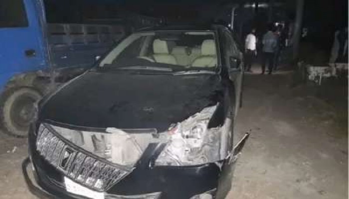 দুর্ঘটনার কবলে হাসনাত-সারজিসের গাড়িবহর