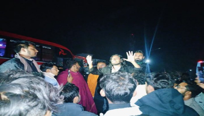 জমায়েত সফলে রাজশাহী ছেড়েছে ছাত্রপ্রতিনিধিদের ৯ বাস