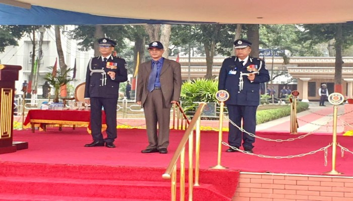 পুলিশ কোনো দল বা গোষ্ঠীর তল্পিবাহক হবে না: স্বরাষ্ট্র উপদেষ্টা