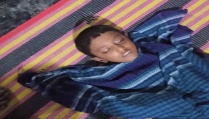 কচুরিপানায় মিলল শিশুর লাশ, দুই কিশোরী আটক