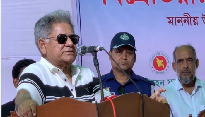 গোদাগাড়ীর সুলতানগঞ্জ নদীবন্দর পরিদর্শনে নৌপরিবহন উপদেষ্টা, দ্রুত উন্নয়নের আশ্বাস