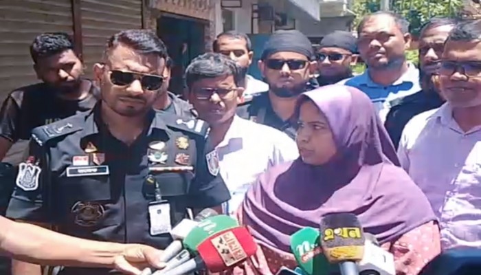 র‍্যাব-৫ ও পরিবেশ অধিদপ্তরের ভ্রাম্যমাণ আদালত, পলিথিন ও কাঁচামাল জব্দ, জরিমানা আদায়