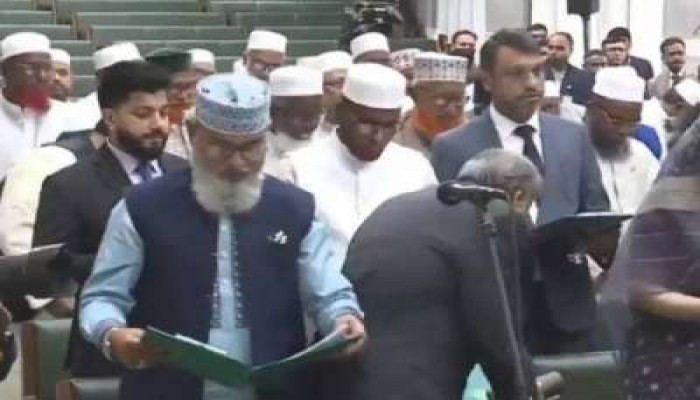 জামায়াতের সাথে শপথ নিলেন বিএনপির ইশরাক