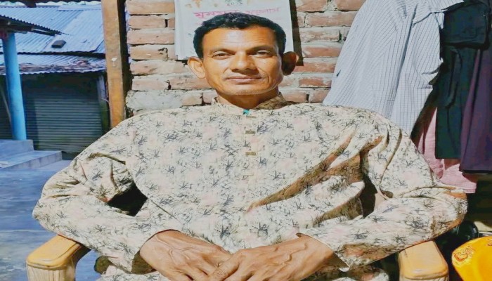 মহাসড়কের পাশে গল্প করছিলেন শিক্ষক, শরীরের ওপর ট্রাক তুলে দিলেন ড্রাইভার