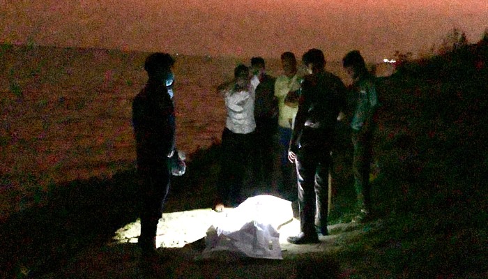 আঙুলের ছাপেও মেলেনি পরিচয়, পদ্মা থেকে উদ্ধার হাত-বাধা লাশ ঘিরে রহস্য