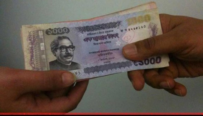 বাগমারা থানার তদন্ত কর্মকর্তার অর্থ গ্রহণের ভিডিও ভাইরাল, পুলিশ লাইন্সে সংযুক্ত